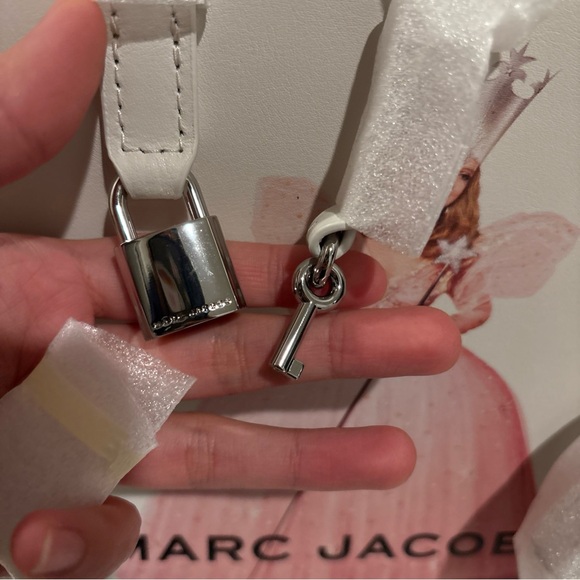 NWT Marc Jacobs x The Wizard of Oz Glinda Leather Tote, limited-edition - Picture 3 of 11